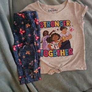 Disney Encanto Cream T-Shirt with Colorful Print Leggingd